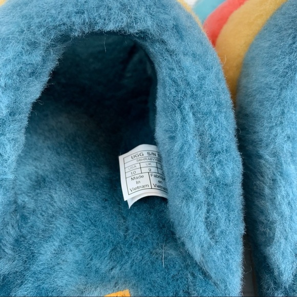 UGG Fluff You Stripes Slippers - Picture 9 of 11